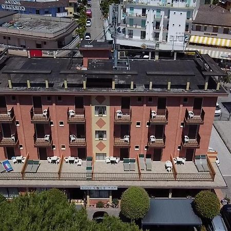 Hotel Sole 에라클레아 마레 외부 사진