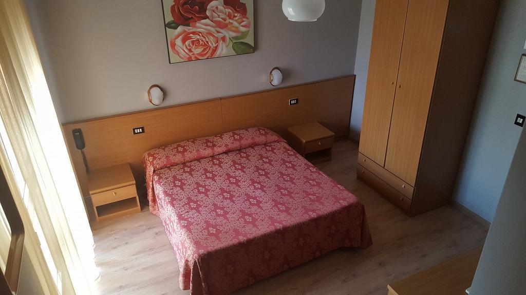 Hotel Sole 에라클레아 마레 외부 사진